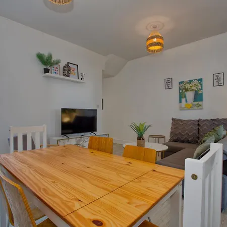 Apartment Temple Meads Station: Stylish 3-bed With Free Parking *