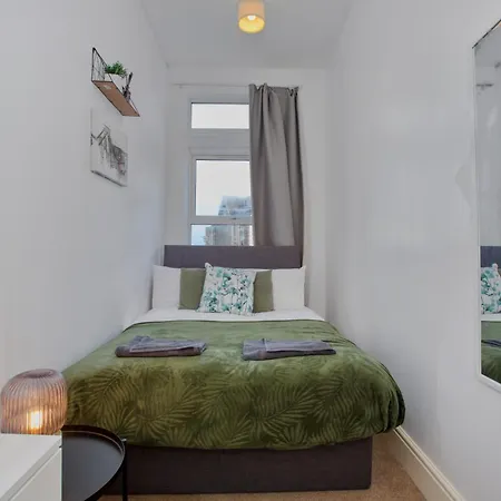 Temple Meads Station: Stylish 3-bed With Free Parking Bristol