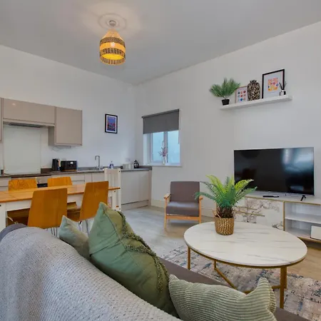 Temple Meads Station: Stylish 3-bed With Free Parking *