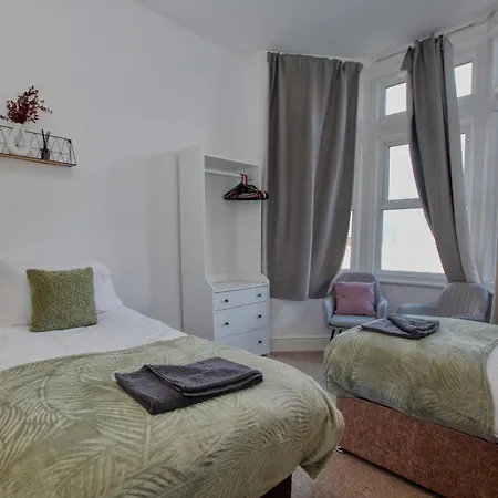 Temple Meads Station: Stylish 3-bed With Free Parking Bristol
